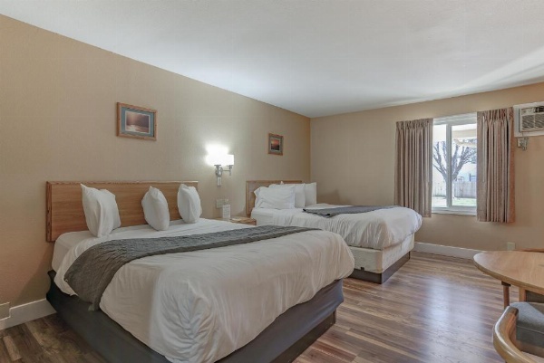 Shasta Pines Motel & Suites image 10